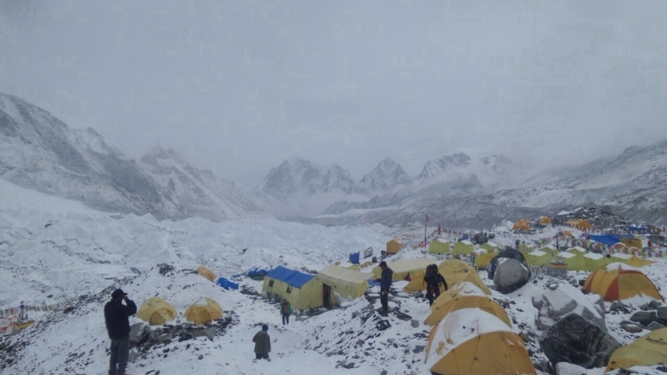 Khumbu Himalaya — expeditions & high routes